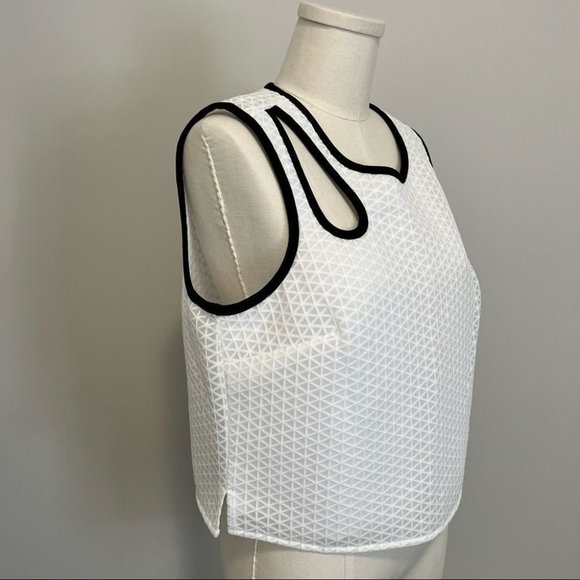 NWT BCBGeneration Blouse Cut Out Neckline - Picture 4 of 12